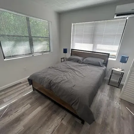 Fully Equipped Apartments With Parking Near Cocowalk Miami Exterior photo