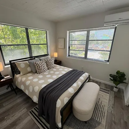 Fully Equipped Apartments With Parking Near Cocowalk Miami Exterior photo