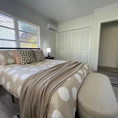 Fully Equipped Apartments With Parking Near Cocowalk Miami Exterior photo