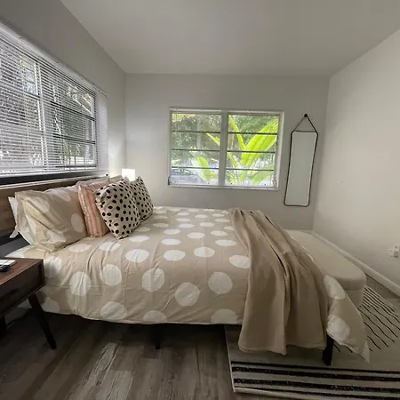 Fully Equipped Apartments With Parking Near Cocowalk Miami Exterior photo
