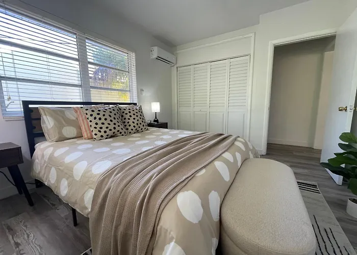 Fully Equipped Apartments With Parking Near Cocowalk